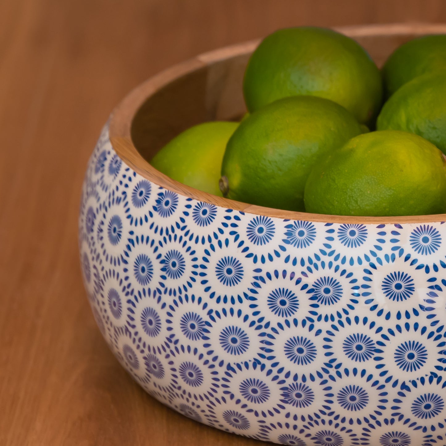 Dekorative Salatschüssel mit Besteck aus Mangoholz in Blue Breeze