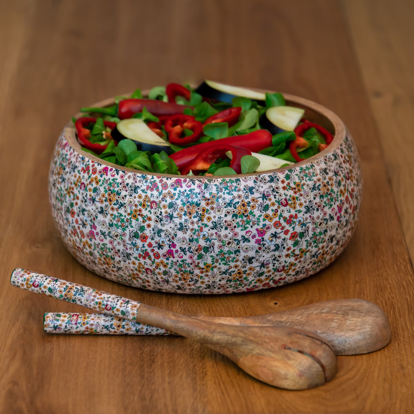 Dekorative Salatschüssel mit Besteck aus Mangoholz in Petit Fleur